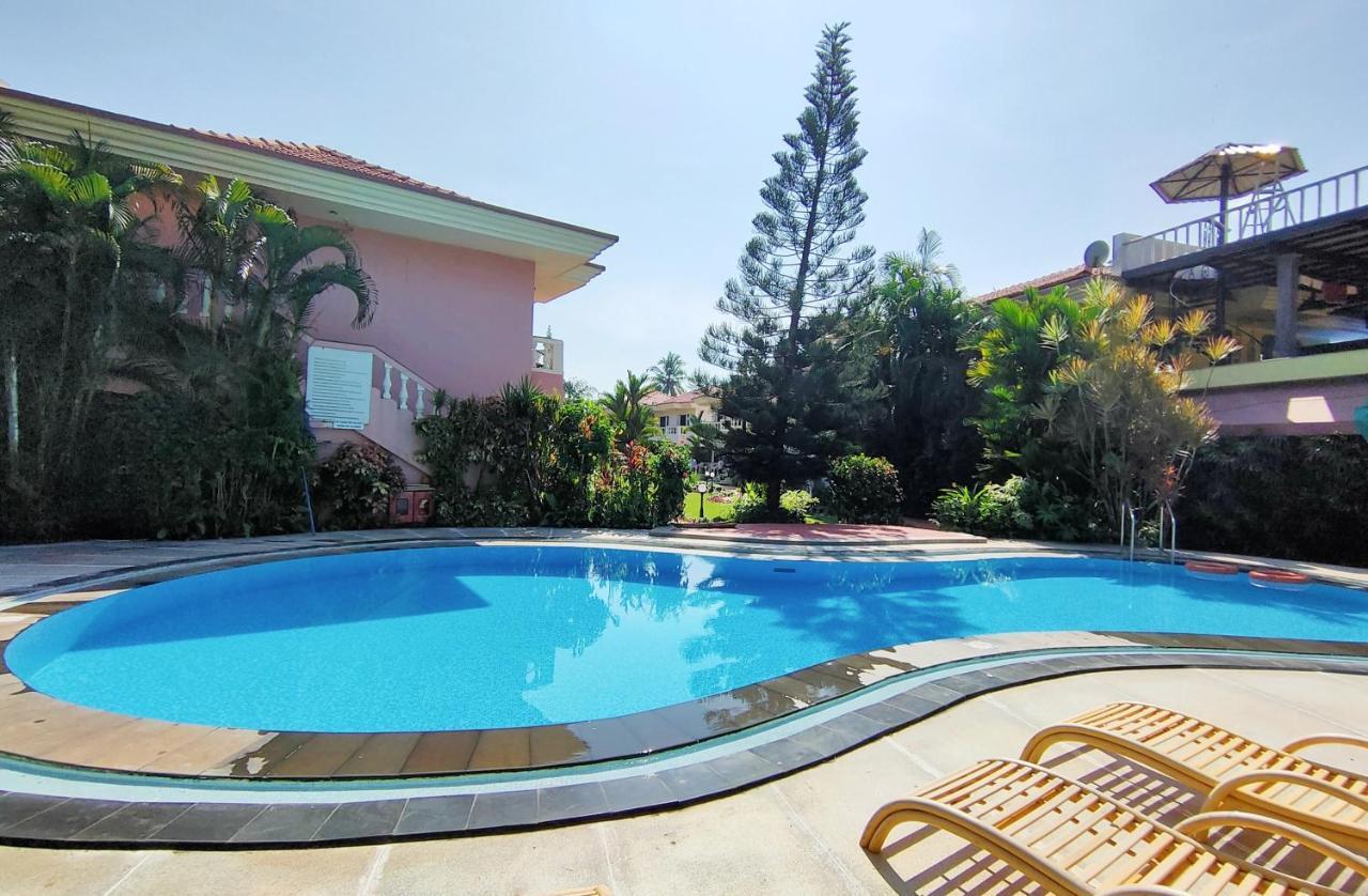 Coconut Grove Beach Resort Colva Exterior foto