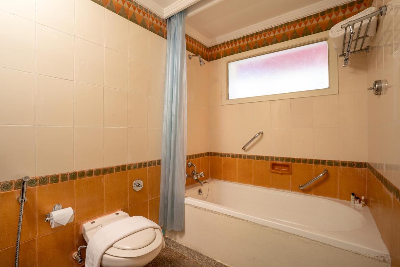 Coconut Grove Beach Resort Colva Exterior foto